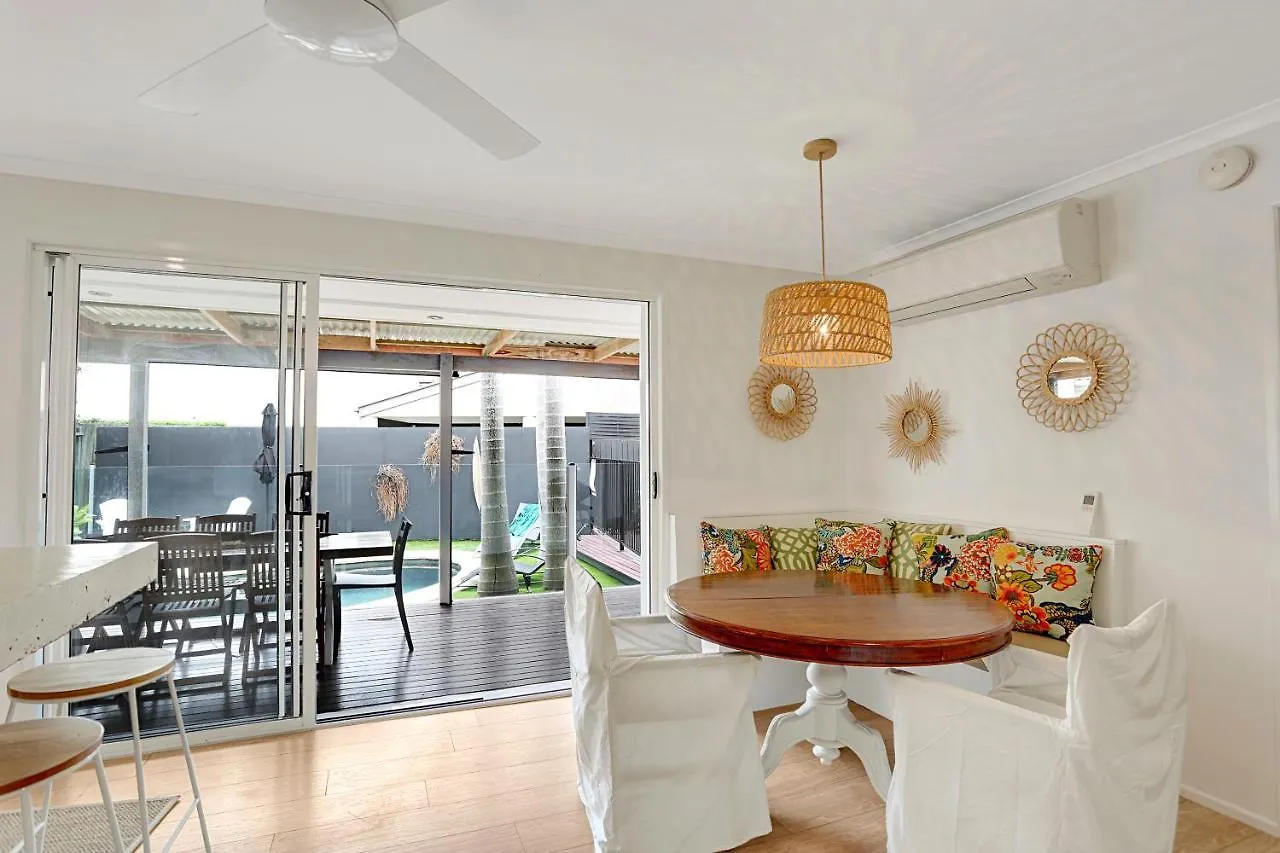 Birdsong Villa Sunrise Beach Holiday home